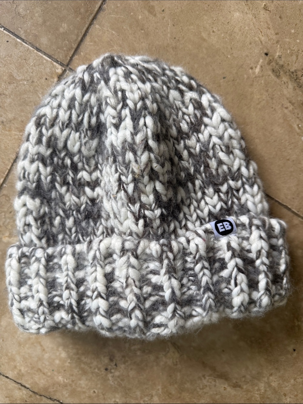 EDDIE BAUER ladies winter cap NWOT one size, gray, and white super soft and warm - Picture 2 of 7